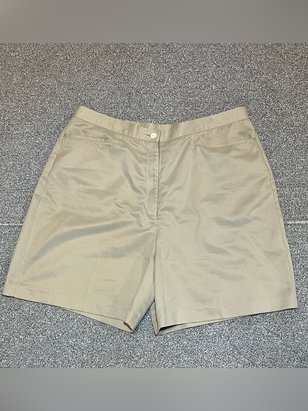PING Pleated Golf Shorts Women’s Size 12 Beige Activewear Outdoor